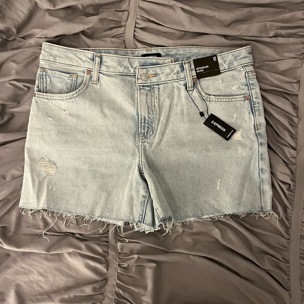 Express Women’s Boyfriend Midi Mid Rise Shorts